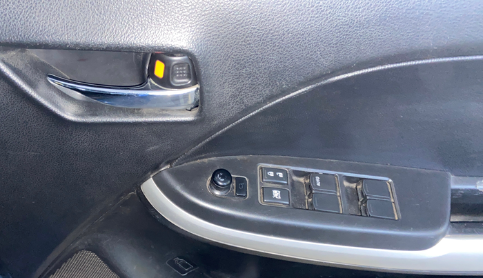 2017 Maruti Baleno DELTA PETROL 1.2, Petrol, Manual, 55,054 km, Driver Side Door Panels Control