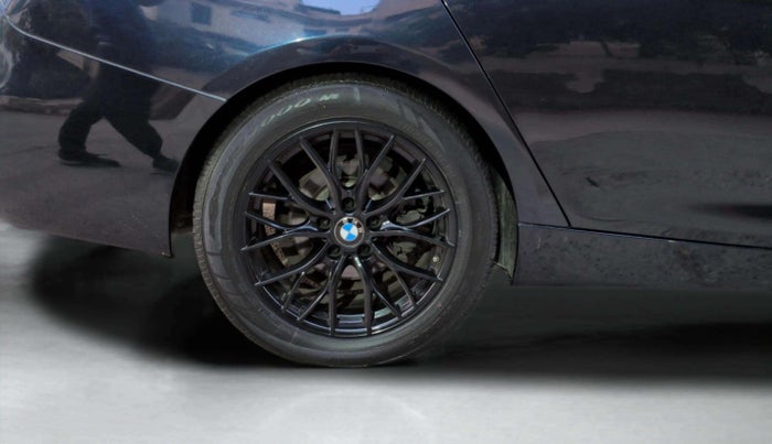 2017 BMW 3 Series  GT 320d Luxury Line, Diesel, Automatic, 29,226 km, Right Rear Wheel