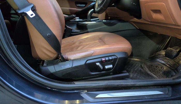 2017 BMW 3 Series  GT 320d Luxury Line, Diesel, Automatic, 29,226 km, Driver Side Adjustment Panel