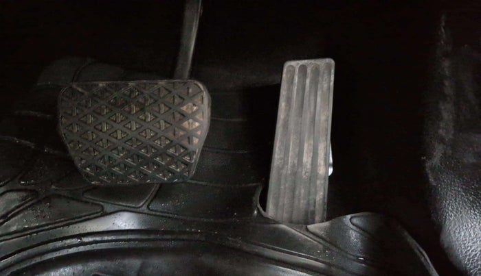 2017 BMW 3 Series  GT 320d Luxury Line, Diesel, Automatic, 29,226 km, Pedals