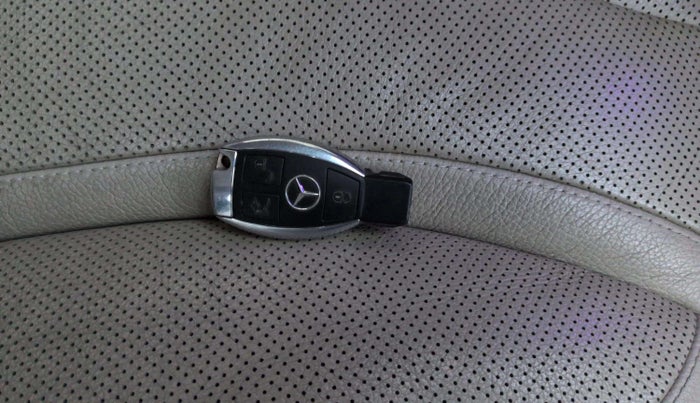 2014 Mercedes Benz S Class S350 CDI, Diesel, Automatic, 54,082 km, Key Close Up