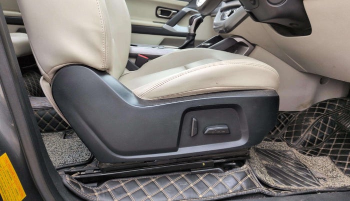 2021 Tata Safari XZA PLUS 6S, Diesel, Automatic, 43,449 km, Driver Side Adjustment Panel