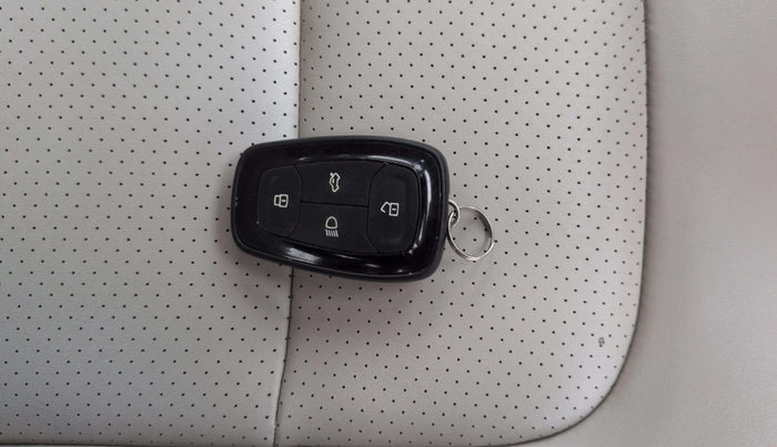 2021 Tata Safari XZA PLUS 6S, Diesel, Automatic, 43,449 km, Key Close Up