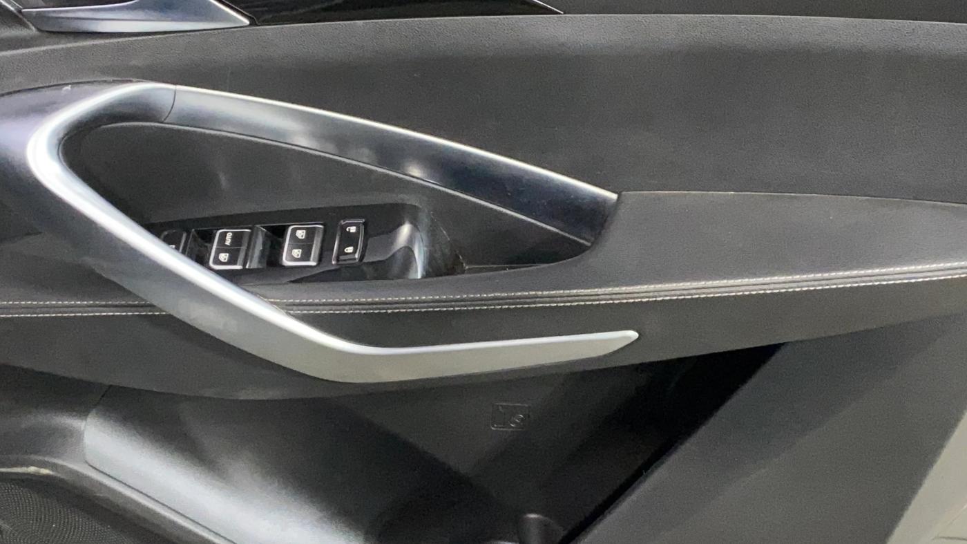 2019 MG HECTOR SHARP 1.5 DCT PETROL, Petrol, Automatic, 60,175 km, Driver Side Door Panels Control