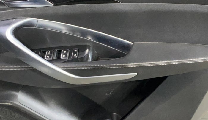 2019 MG HECTOR SHARP 1.5 DCT PETROL, Petrol, Automatic, 60,175 km, Driver Side Door Panels Control