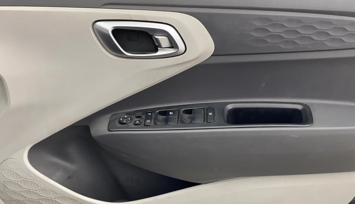 2021 Hyundai GRAND I10 NIOS SPORTZ U2 1.2 CRDI, Diesel, Manual, 30,009 km, Driver Side Door Panels Control