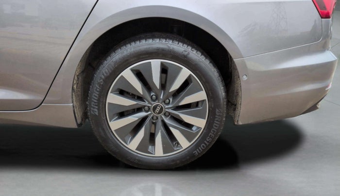 2021 Audi A6 45 TFSI TECHNOLOGY, Petrol, Automatic, 31,259 km, Left Rear Wheel