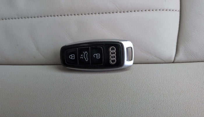 2021 Audi A6 45 TFSI TECHNOLOGY, Petrol, Automatic, 31,259 km, Key Close Up