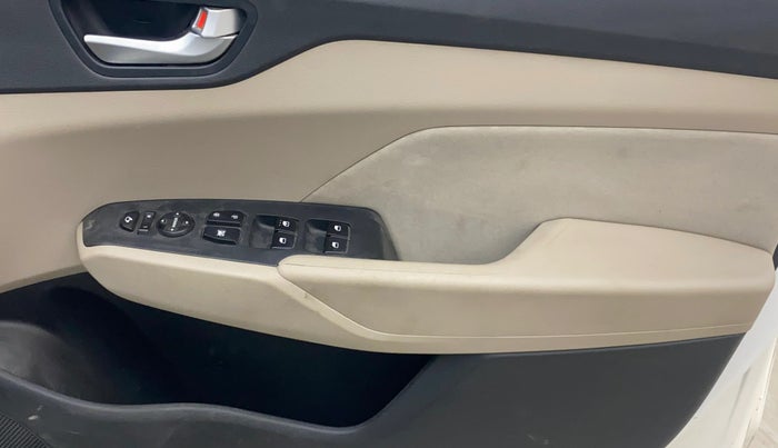 2018 Hyundai Verna 1.6 CRDI SX + AT, Diesel, Automatic, 1,01,963 km, Driver Side Door Panels Control