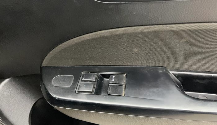 2016 Maruti Swift LXI (O), Petrol, Manual, 23,163 km, Driver Side Door Panels Control