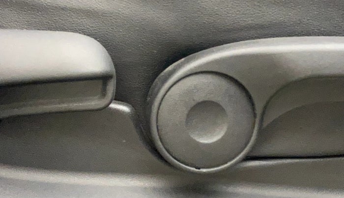 2018 Maruti Vitara Brezza ZDI AMT, Diesel, Automatic, 52,670 km, Driver Side Adjustment Panel