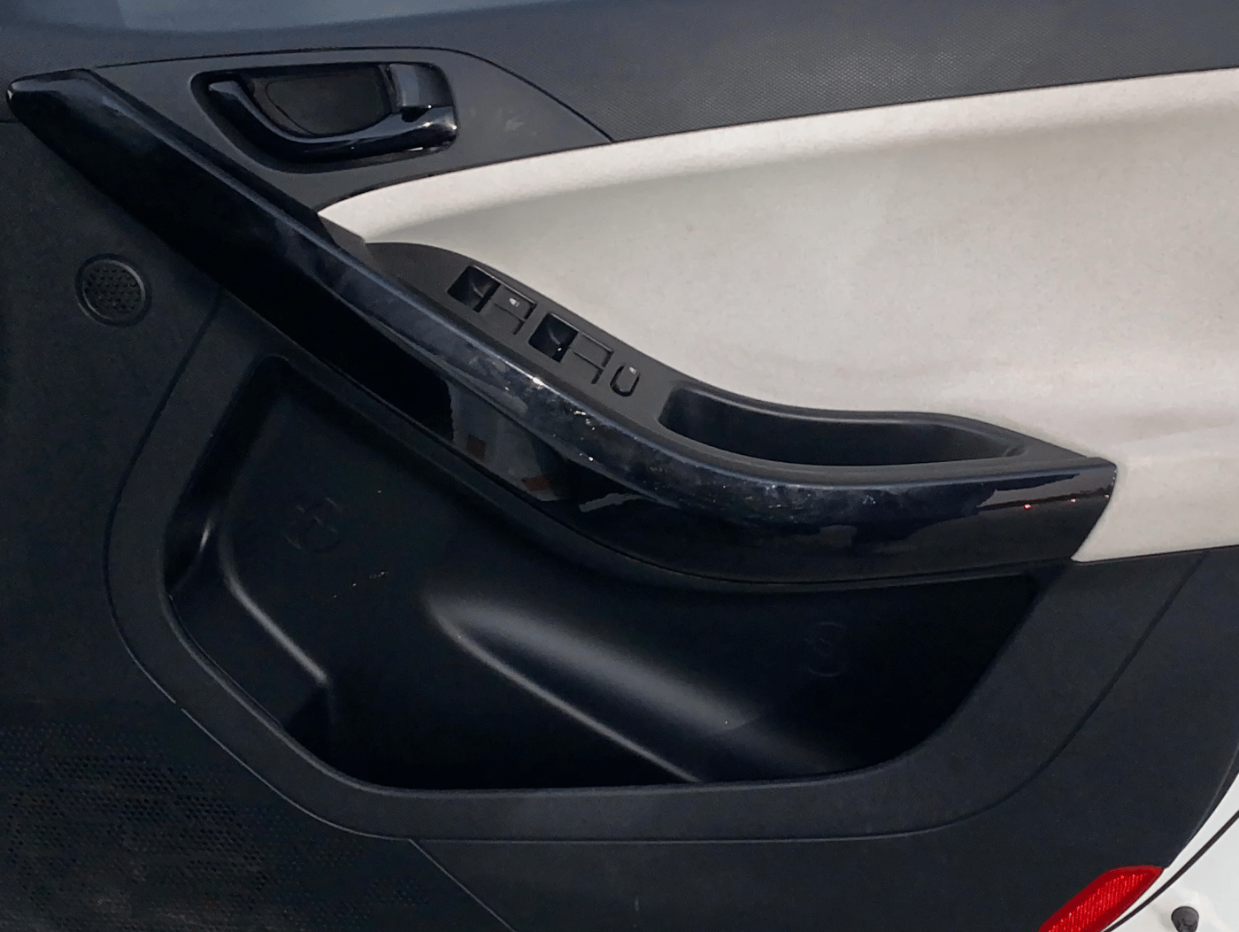 2025 Tata NEXON Pure S 1.2 iCNG, CNG, Manual, 23,295 km, Driver Side Door Panels Control
