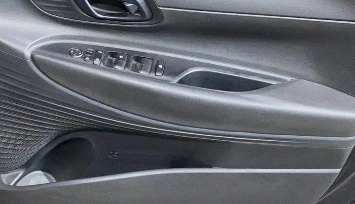 2021 Hyundai NEW I20 SPORTZ 1.2 AT, Petrol, Automatic, 24,998 km, Driver Side Door Panels Control