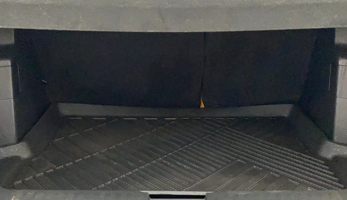 2023 Maruti BREZZA ZXI + SMART HYBRID DUAL TONE, Petrol, Manual, 65,858 km, Boot Inside