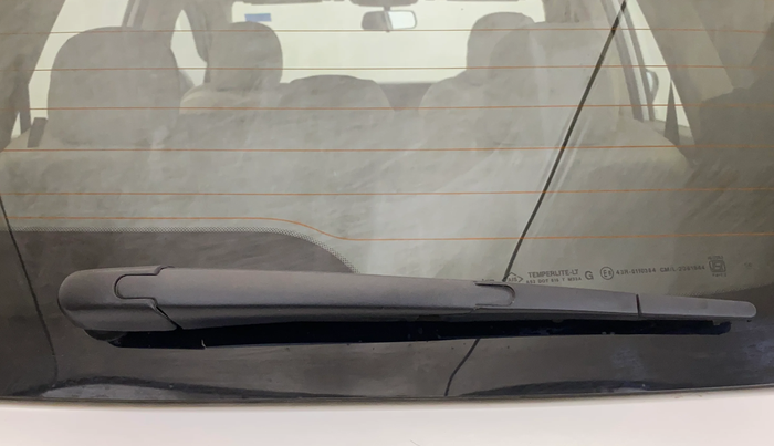 2022 Mahindra XUV700 AX 5 P MT 5 STR, Petrol, Manual, 52,998 km, Rear Wiper