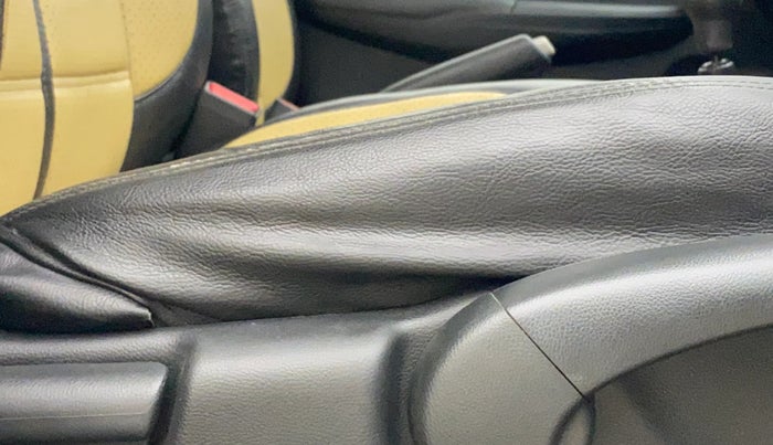 2016 Honda Jazz 1.5L I-DTEC VX, Diesel, Manual, 92,935 km, Driver Side Adjustment Panel