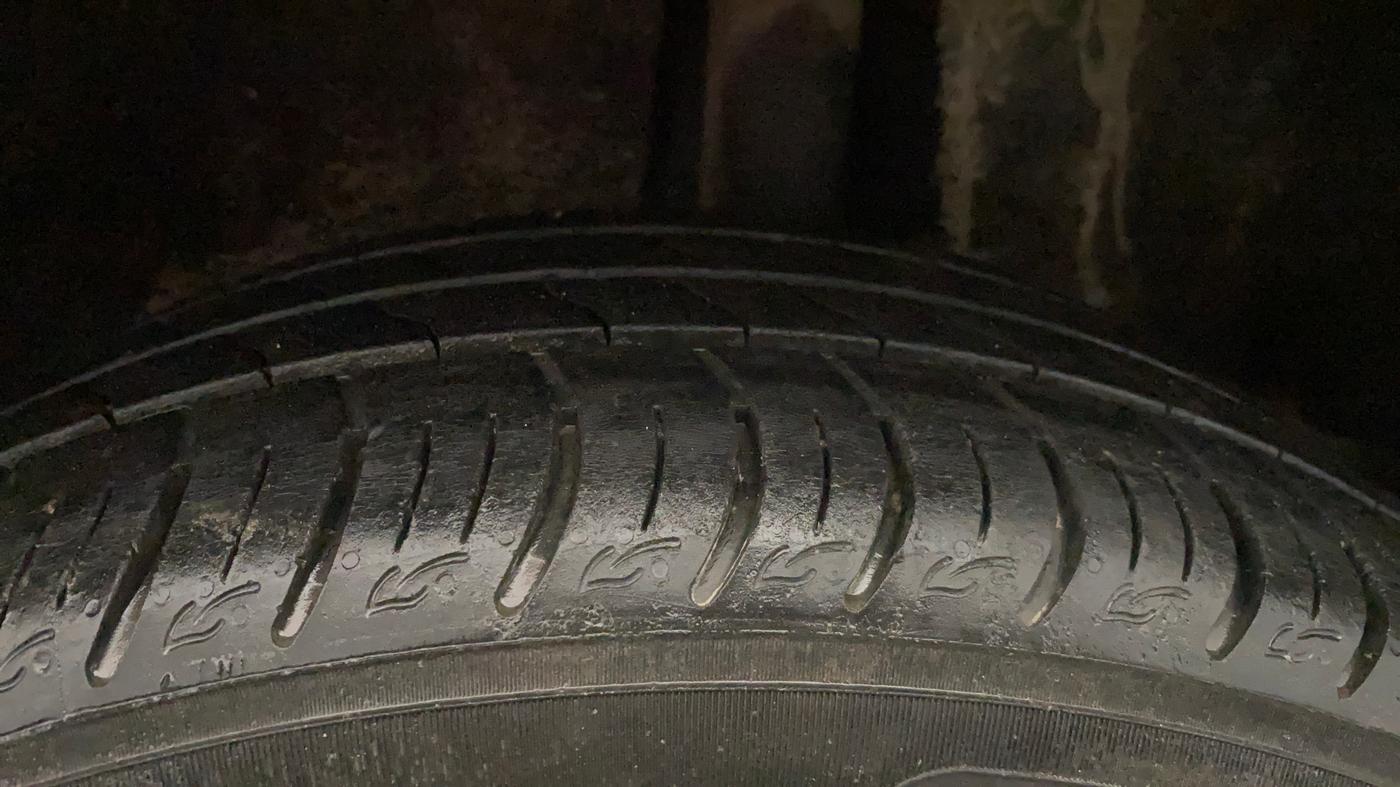 2019 Toyota Glanza G CVT, Petrol, Automatic, 76,551 km, Left Rear Tyre Tread