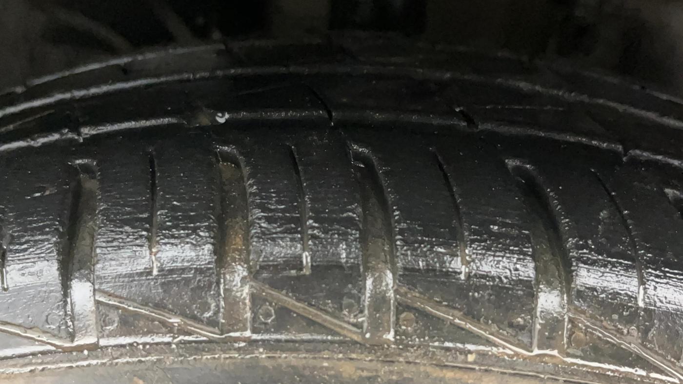 2021 Renault Kwid RXT 1.0 (O), Petrol, Manual, 21,089 km, Right Front Tyre Tread