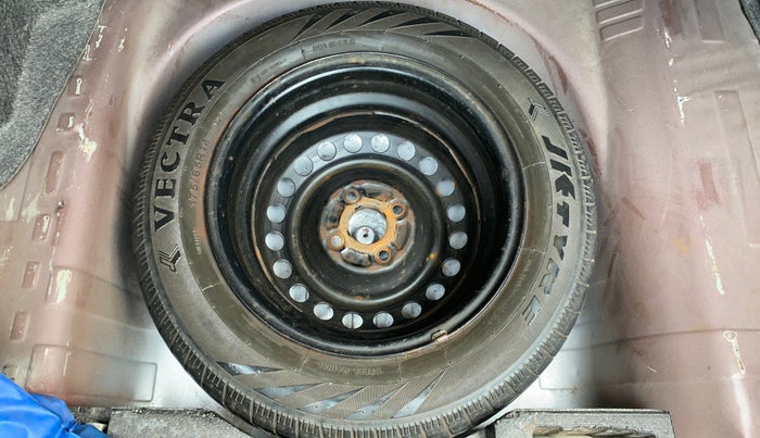 2015 Honda Amaze 1.2L I-VTEC S, Petrol, Manual, 1,23,085 km, Spare Tyre