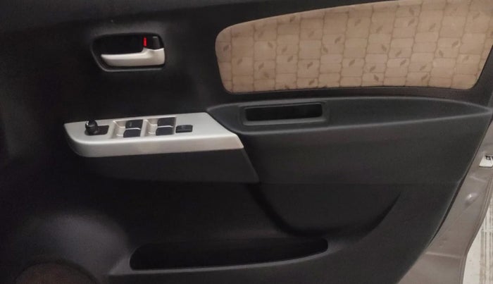 2013 Maruti Wagon R 1.0 VXI, Petrol, Manual, 53,988 km, Driver Side Door Panels Control