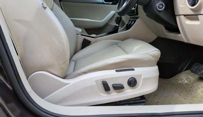 2017 Skoda Superb STYLE 1.8 TSI AT, Petrol, Automatic, 36,581 km, Driver Side Adjustment Panel
