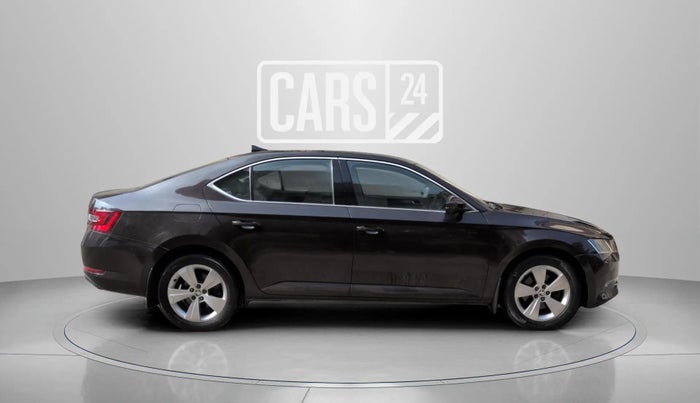2017 Skoda Superb STYLE 1.8 TSI AT, Petrol, Automatic, 36,581 km, Right Side View
