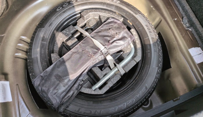 2017 Skoda Superb STYLE 1.8 TSI AT, Petrol, Automatic, 36,581 km, Spare Tyre