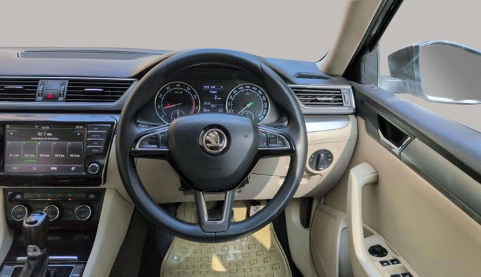2017 Skoda Superb STYLE 1.8 TSI AT, Petrol, Automatic, 36,581 km, Steering Wheel Close Up