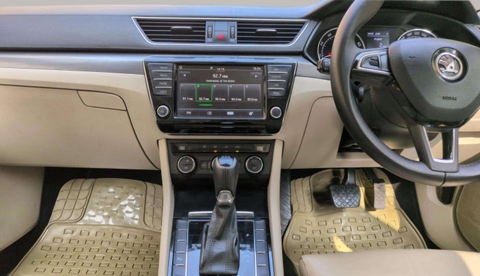 2017 Skoda Superb STYLE 1.8 TSI AT, Petrol, Automatic, 36,581 km, Air Conditioner