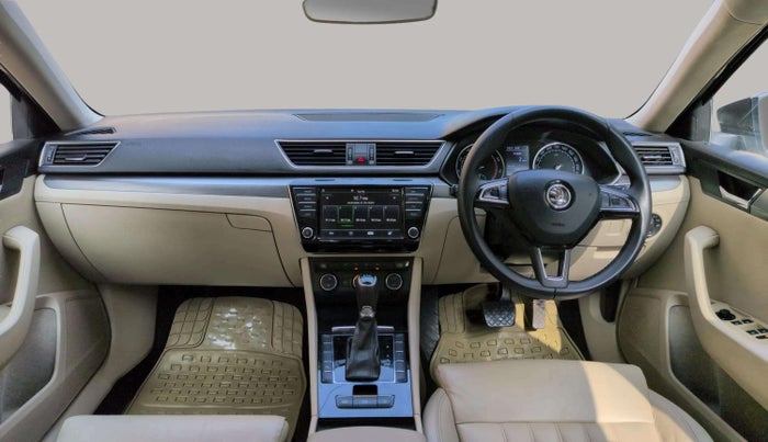 2017 Skoda Superb STYLE 1.8 TSI AT, Petrol, Automatic, 36,581 km, Dashboard
