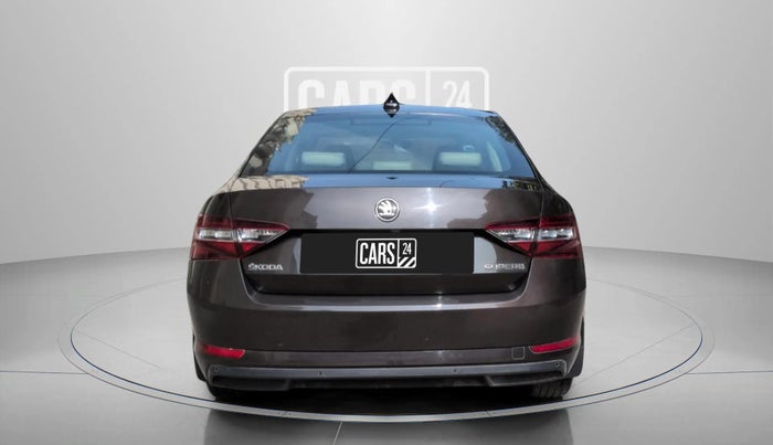 2017 Skoda Superb STYLE 1.8 TSI AT, Petrol, Automatic, 36,581 km, Back/Rear