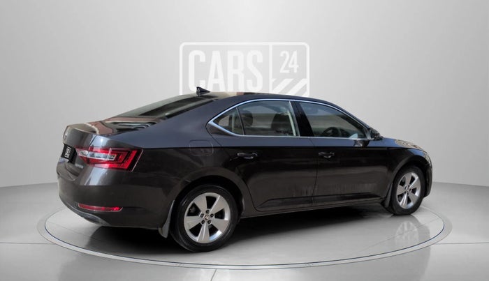 2017 Skoda Superb STYLE 1.8 TSI AT, Petrol, Automatic, 36,581 km, Right Back Diagonal