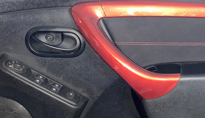 2018 Renault Duster 85 PS RXS MT DIESEL, Diesel, Manual, 87,335 km, Driver Side Door Panels Control