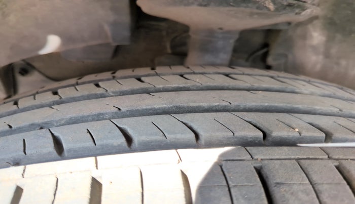 2019 Renault Duster 110 PS RXS MT DIESEL, Diesel, Manual, 37,645 km, Left Rear Tyre Tread