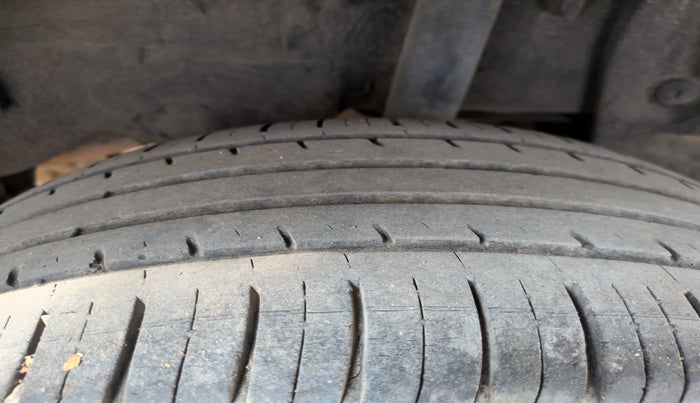 2019 Renault Duster 110 PS RXS MT DIESEL, Diesel, Manual, 37,645 km, Left Front Tyre Tread