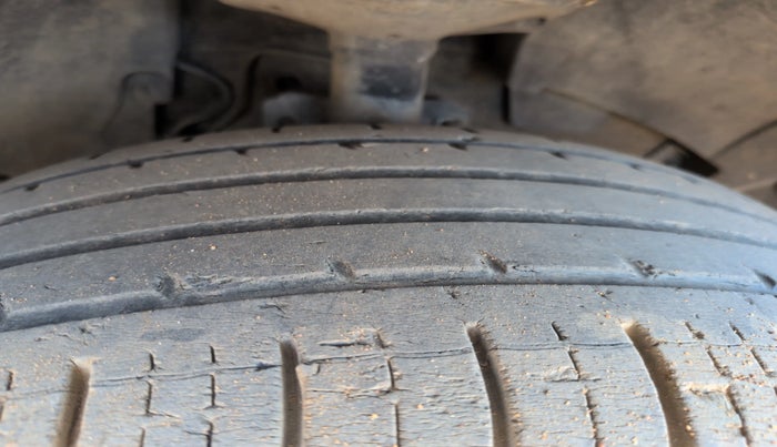 2019 Renault Duster 110 PS RXS MT DIESEL, Diesel, Manual, 37,645 km, Right Rear Tyre Tread