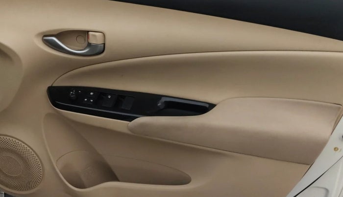 2018 Toyota YARIS V CVT, Petrol, Automatic, 74,673 km, Driver Side Door Panels Control