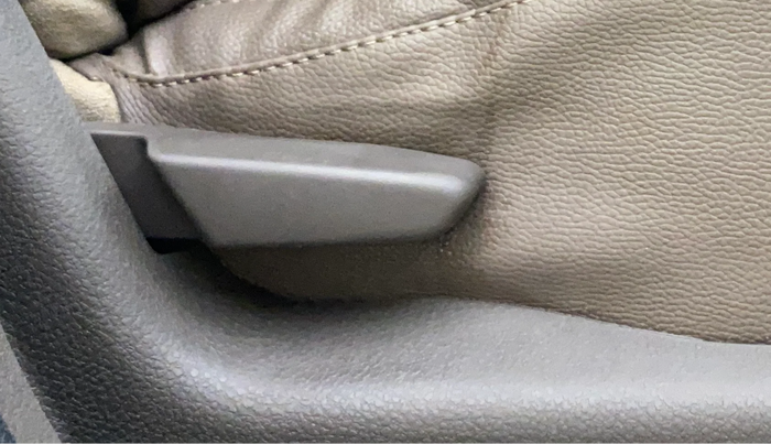 2015 Renault Lodgy 110 PS RXZ STEPWAY 8 STR, Diesel, Manual, 28,953 km, Driver Side Adjustment Panel