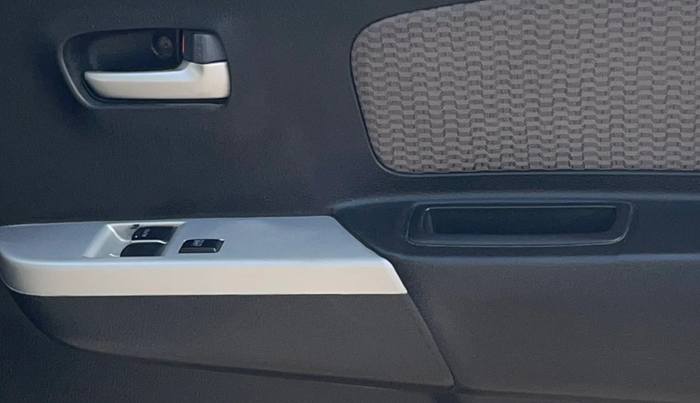 2014 Maruti Wagon R 1.0 LXI, Petrol, Manual, 61,995 km, Driver Side Door Panels Control