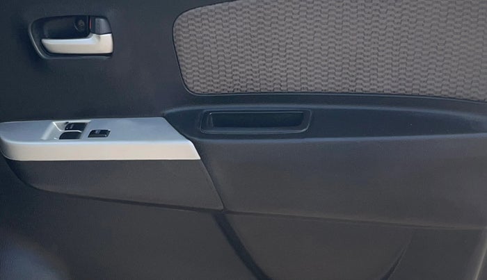 2014 Maruti Wagon R 1.0 LXI, Petrol, Manual, 61,995 km, Driver Side Door Panels Control