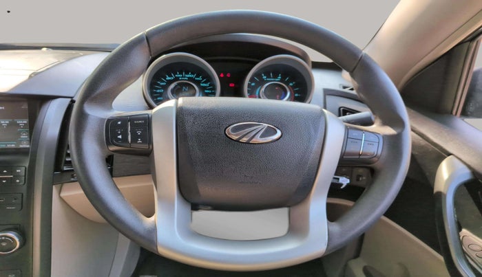 2016 Mahindra XUV500 W6, Diesel, Manual, 64,362 km, Steering Wheel Close Up