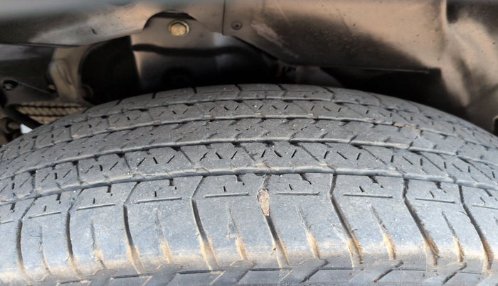 2016 Mahindra XUV500 W6, Diesel, Manual, 64,362 km, Right Rear Tyre Tread
