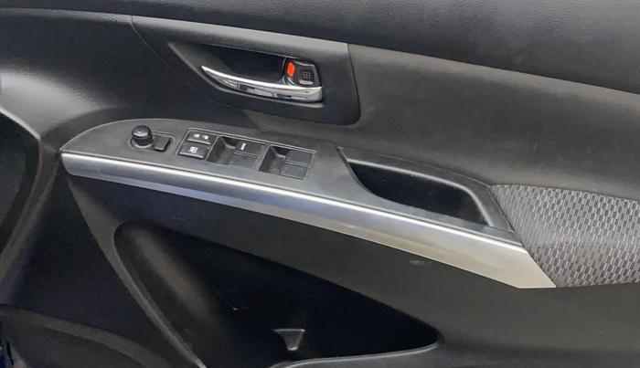 2018 Maruti S Cross ZETA 1.3, Diesel, Manual, 82,043 km, Driver Side Door Panels Control