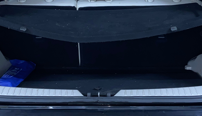 2021 Mahindra XUV300 W8 (O) 1.5 DIESEL, Diesel, Manual, 75,937 km, Boot Inside