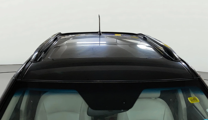 2021 Mahindra XUV300 W8 (O) 1.5 DIESEL, Diesel, Manual, 75,937 km, Moonroof/ Sunroof