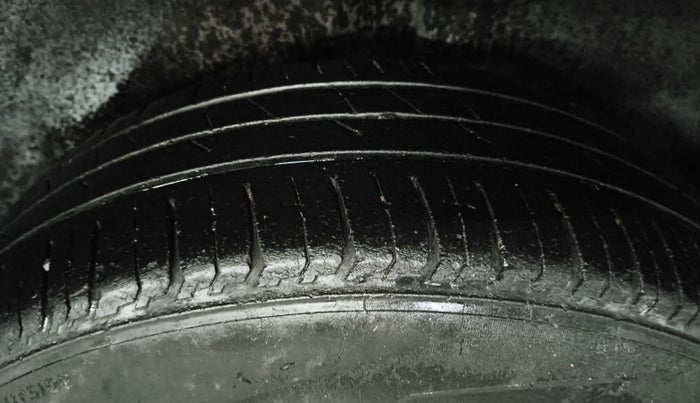 2015 Volkswagen Polo HIGHLINE1.2L, Petrol, Manual, 60,356 km, Left Front Tyre Tread