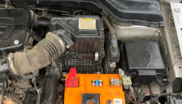 2023 Mahindra XUV300 W6 1.2 PETROL, Petrol, Manual, 38,391 km, Engine View - Left