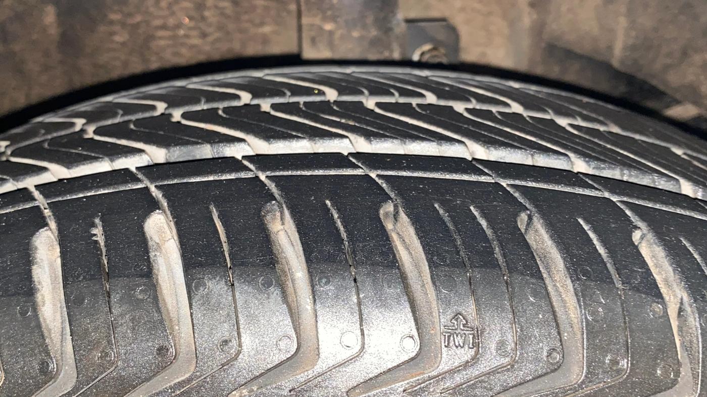 2017 Maruti Baleno ZETA CVT PETROL 1.2, Petrol, Automatic, 53,593 km, Right Front Tyre Tread