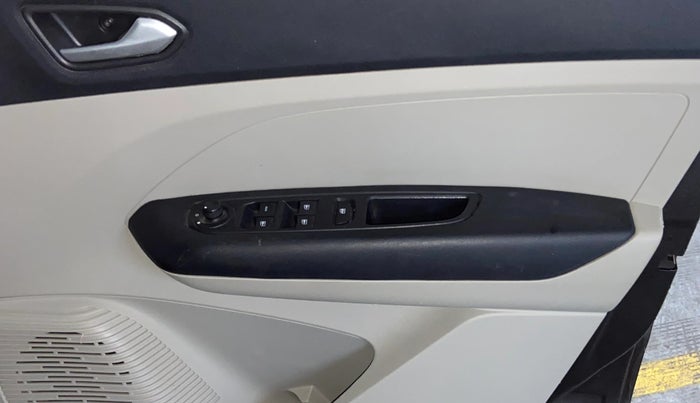 2022 Renault TRIBER RXZ, Petrol, Manual, 24,691 km, Driver Side Door Panels Control