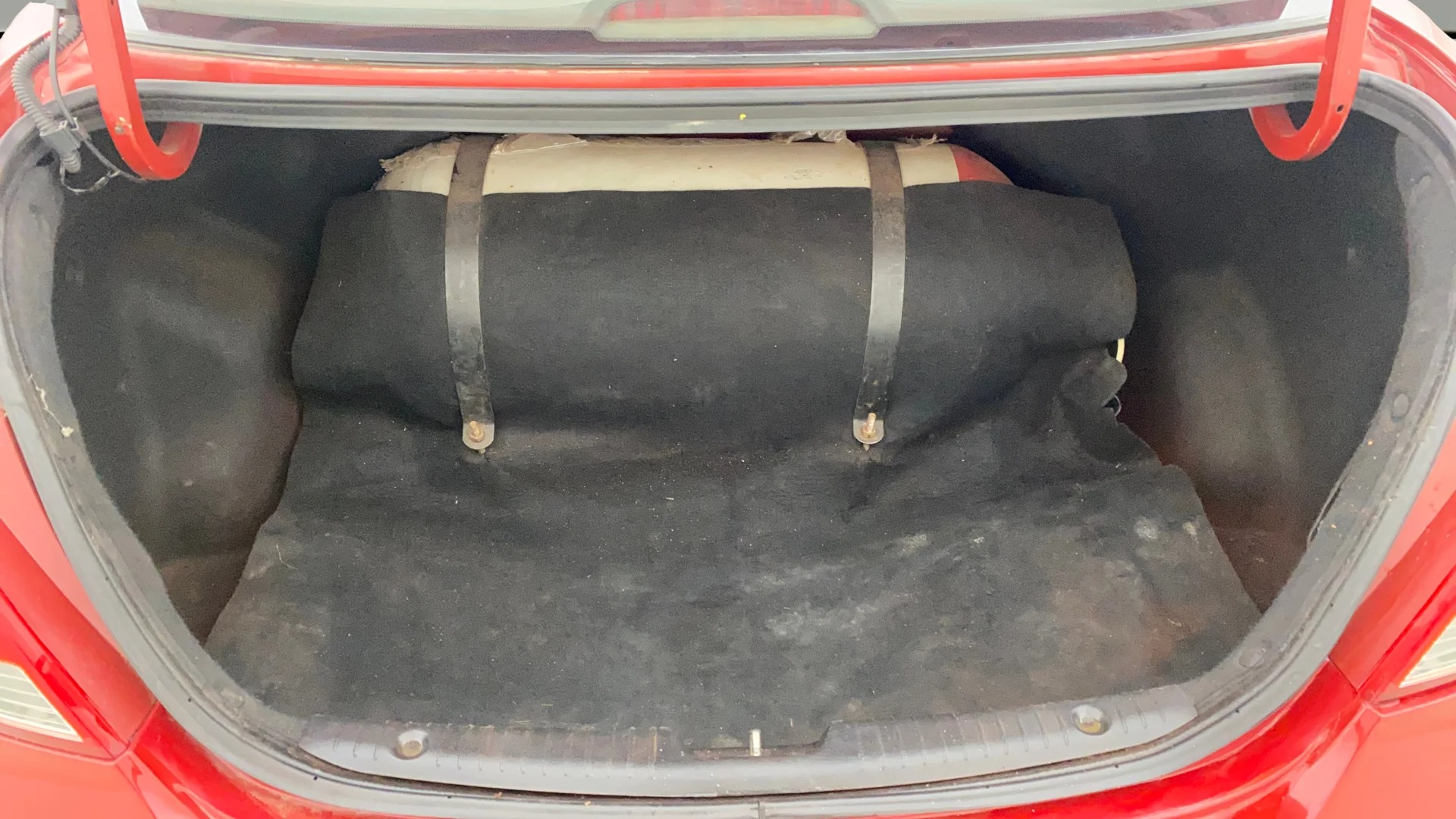 2015 Hyundai Verna FLUIDIC 4S 1.6 VTVT S(O), CNG, Manual, 1,04,380 km, Boot Inside